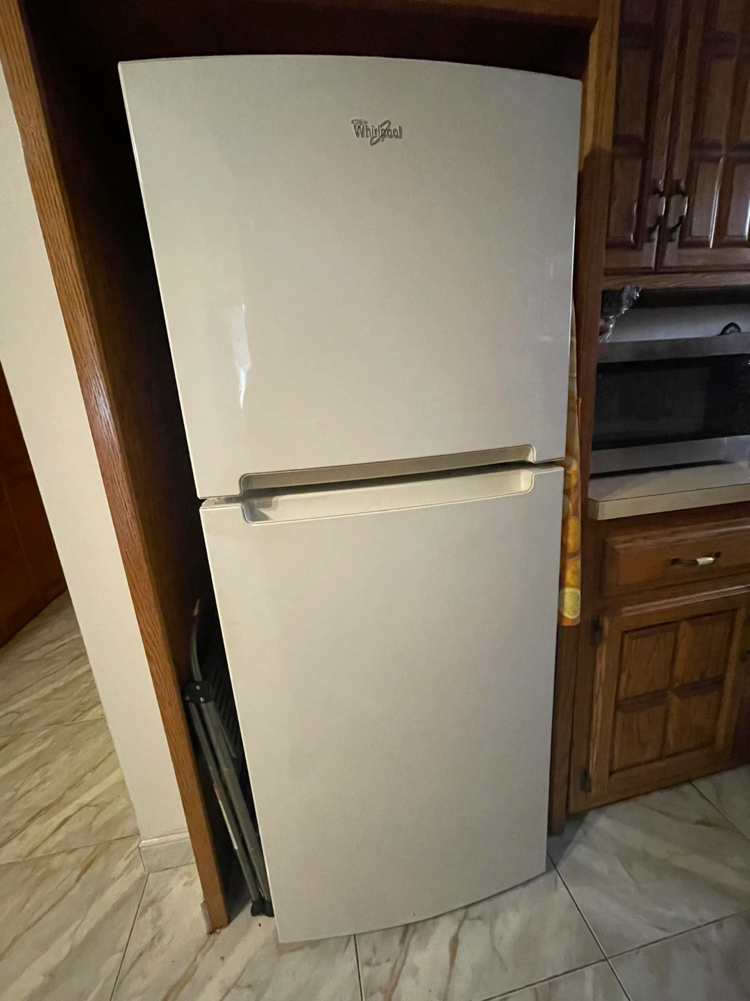Whirlpool Refrigerator - photo 4