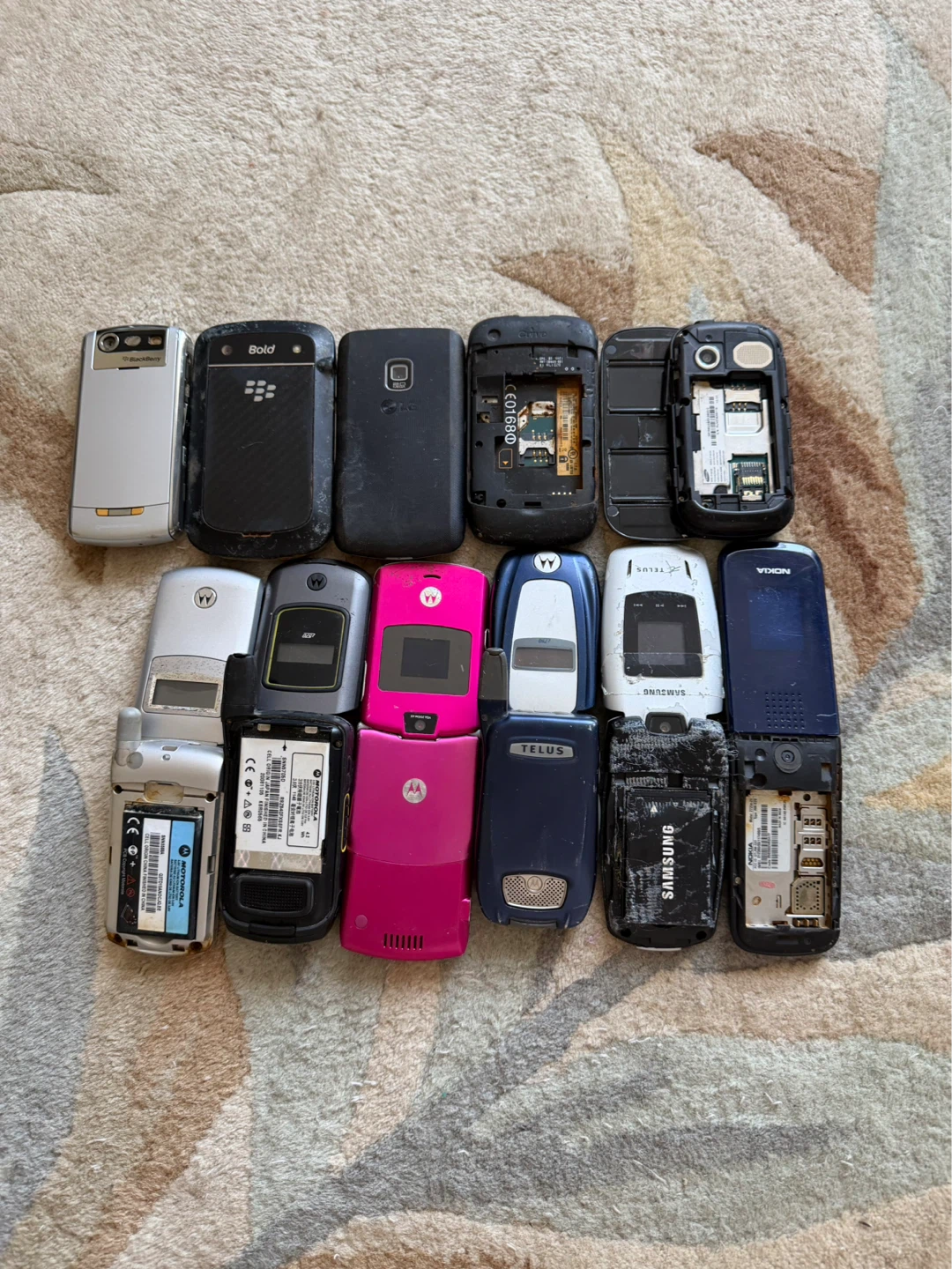 Vintage Phones  – BlackBerry Motorola Nokia Samsung LG - photo 2