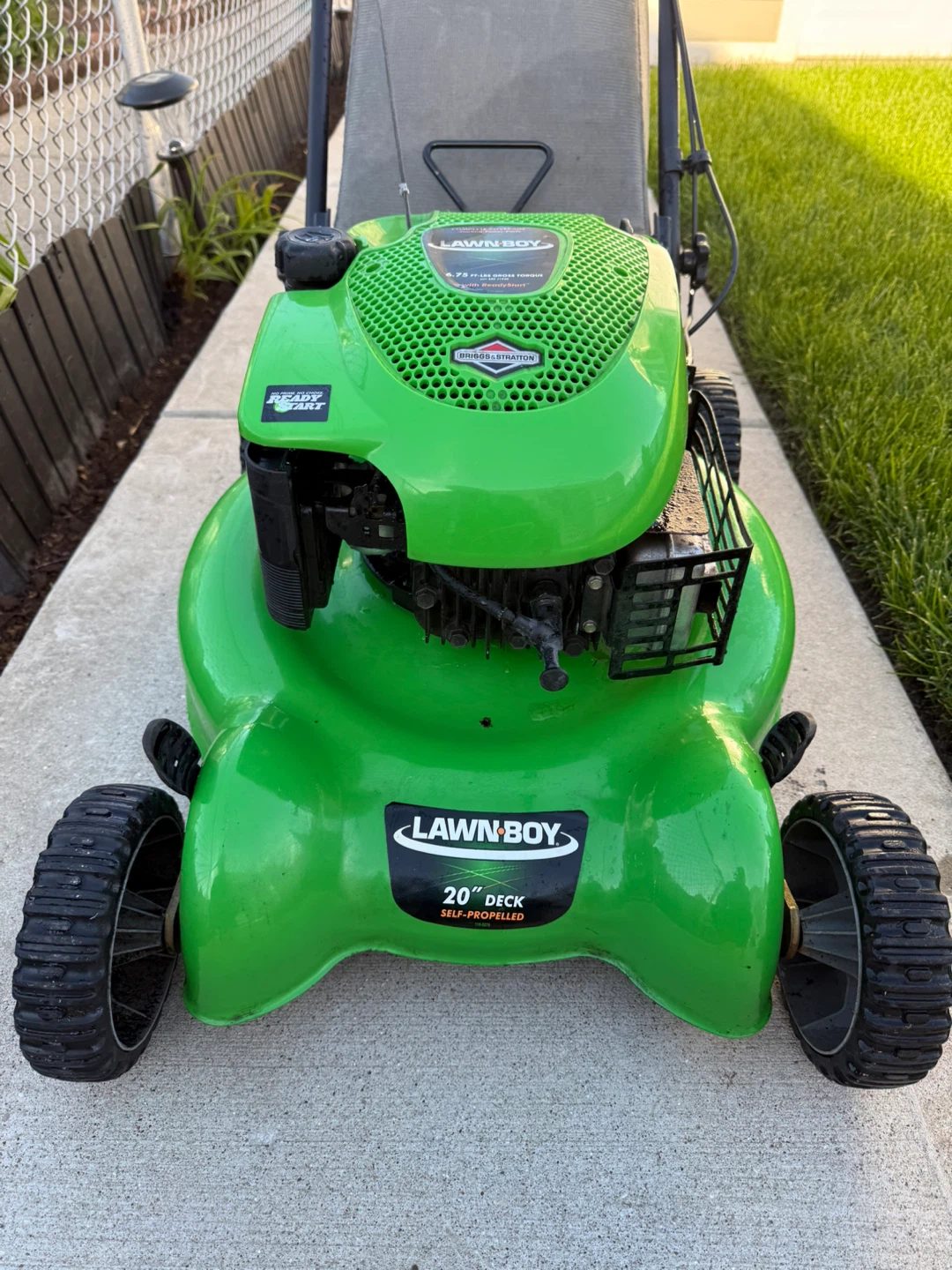 Lawn-Boy Self-Propelled lawnmower .$175.00 or best offer. - photo 2
