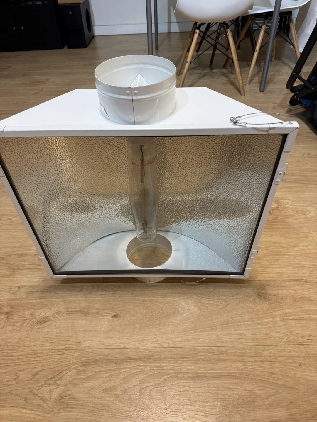 Sun System Grow Light Reflector with. Ballast and Lamps - photo 5
