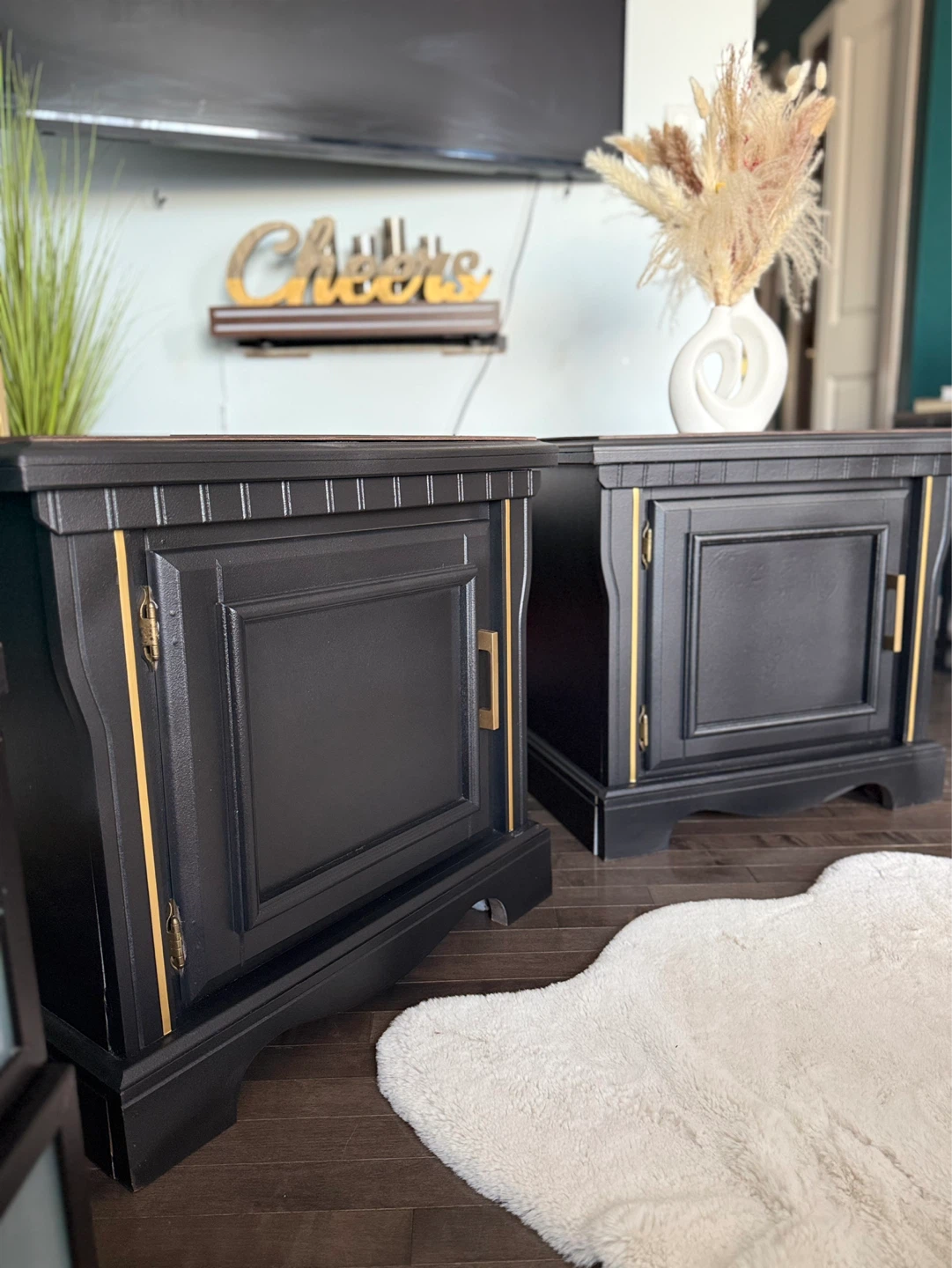 Nightstands/ Bedside Tables