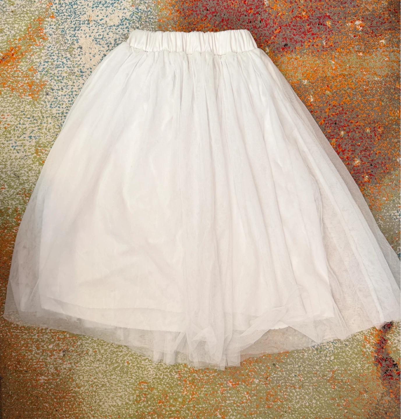 White Tulle Skirt below knee. Size M