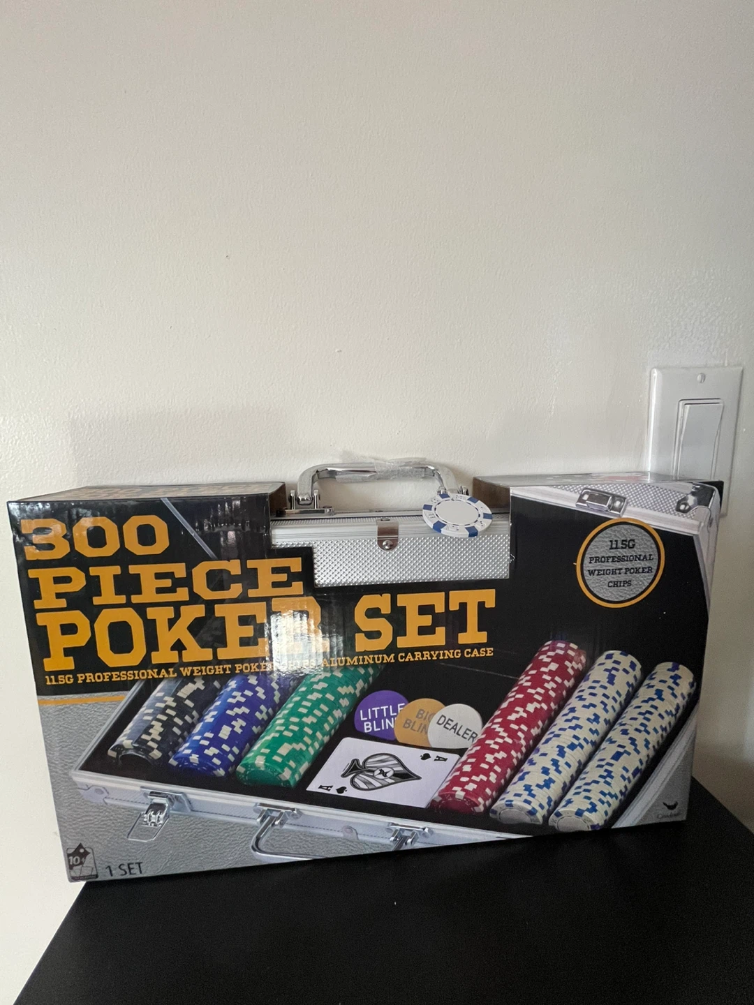 300 Piece Poker Chip Set with Aluminum Carrying Case