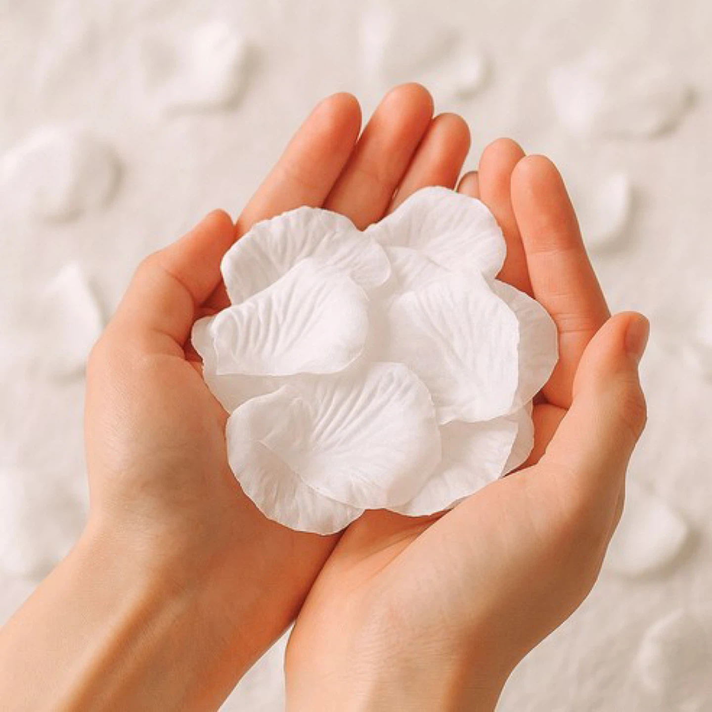 White Artificial Rose Petals - photo 2