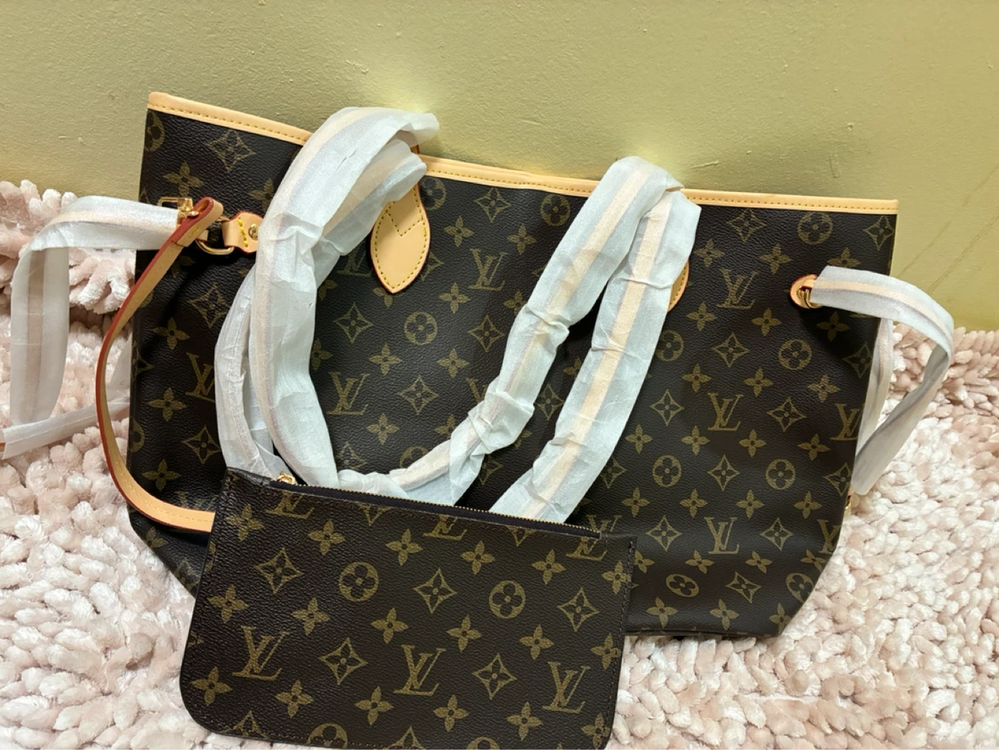 Louis Vuitton Monogram Tote Bag with Pouch - photo 2