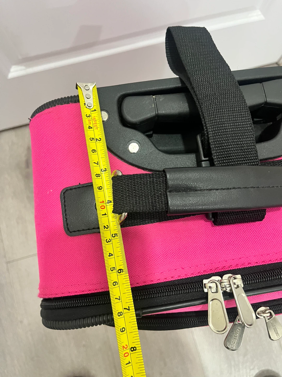 Small size Cambridge Luggage Pink Carry-On Suitcase - photo 5