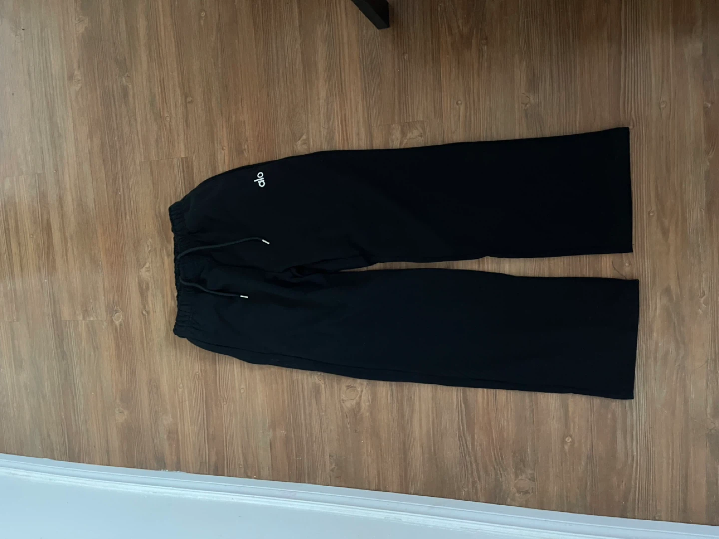 Alo Yoga Black Lounge Pants - photo 2