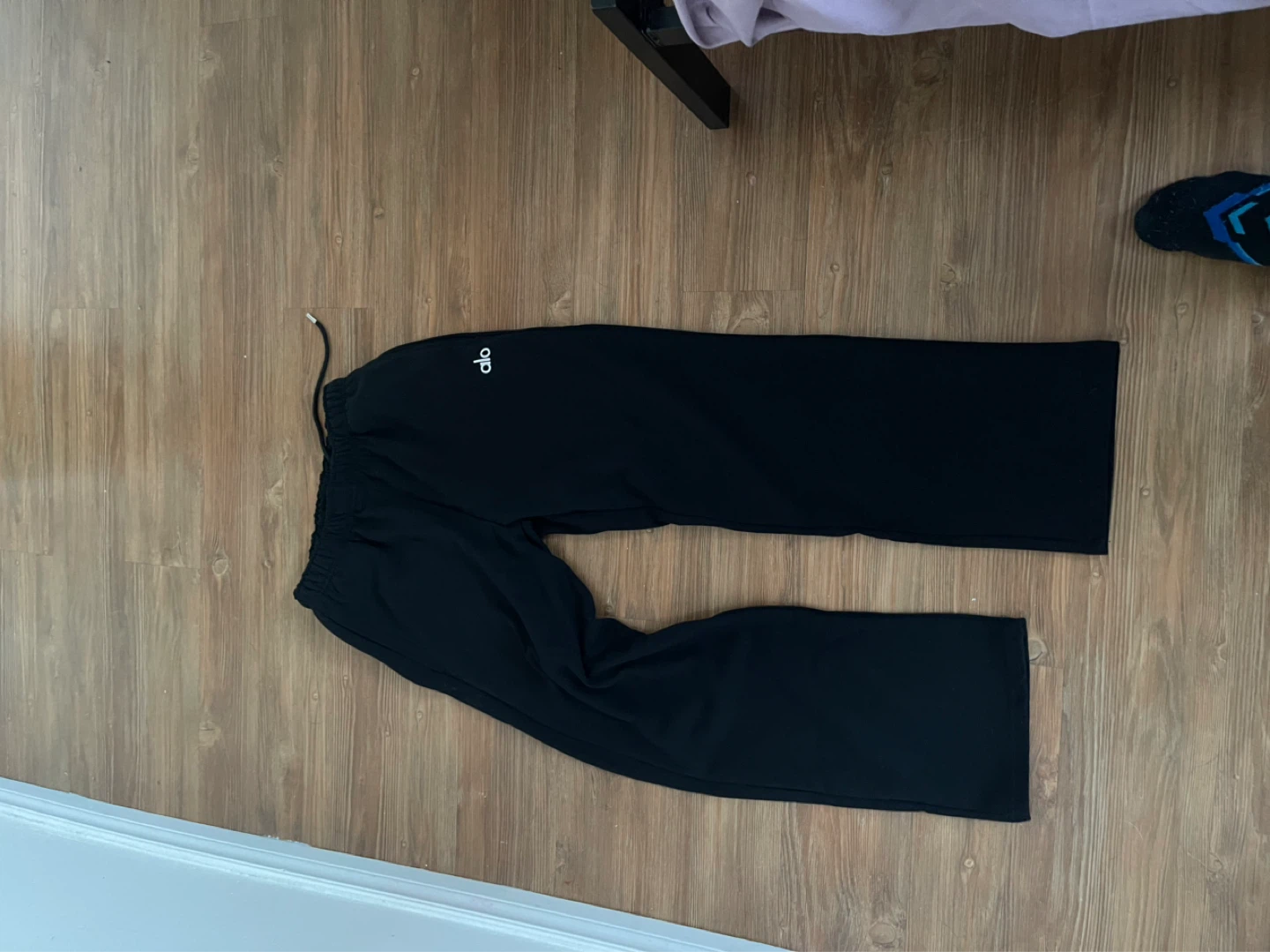 Alo Yoga Black Lounge Pants