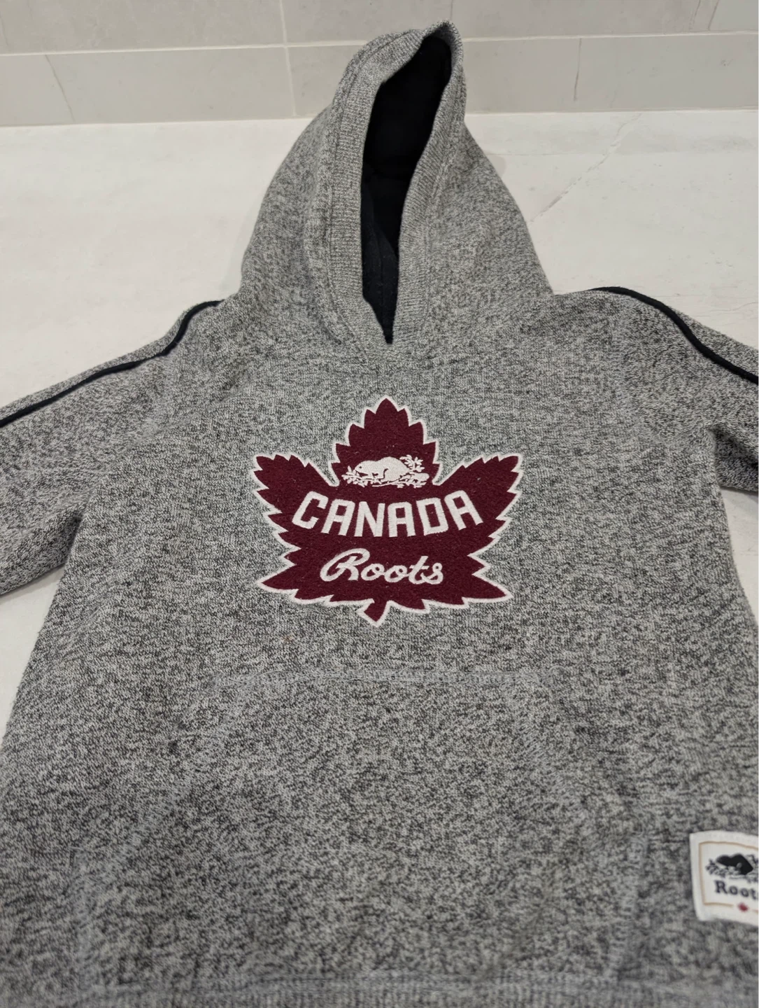 Roots Kids Hoodie - Size 5T - photo 2