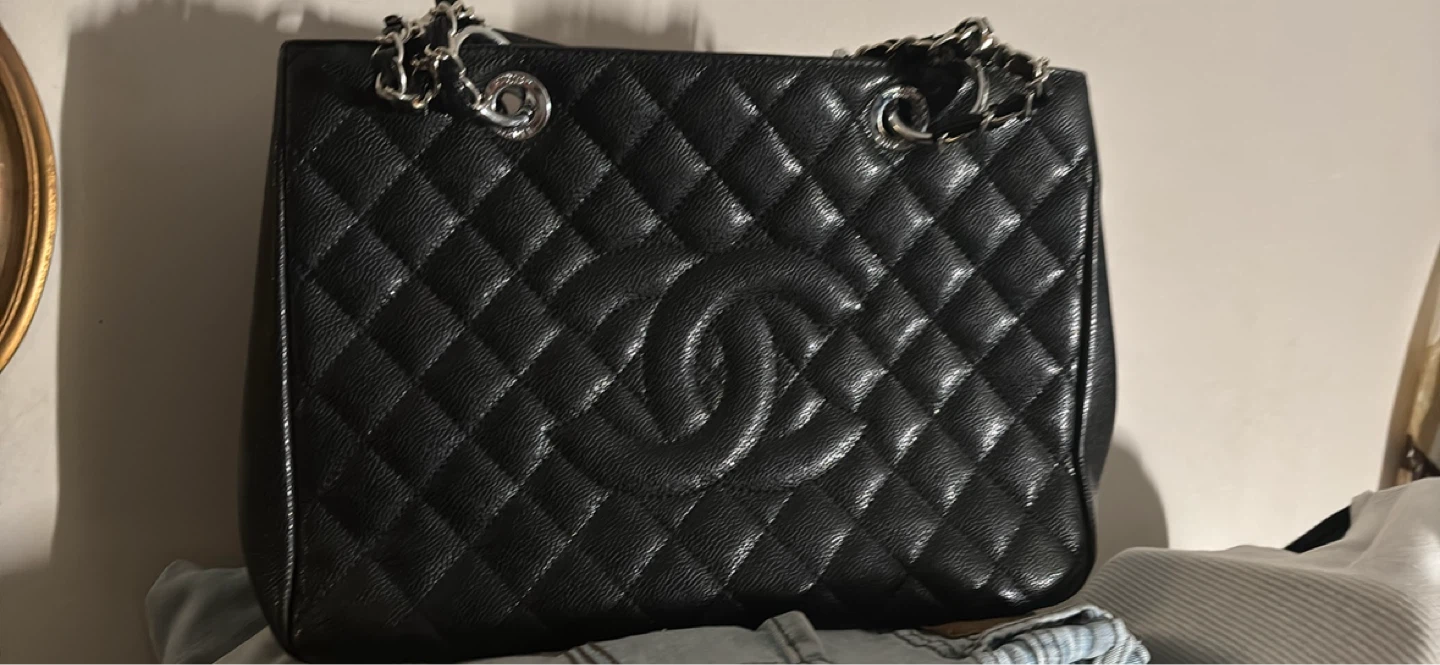 Black Quilted Leather Shoulder Bag - photo 2