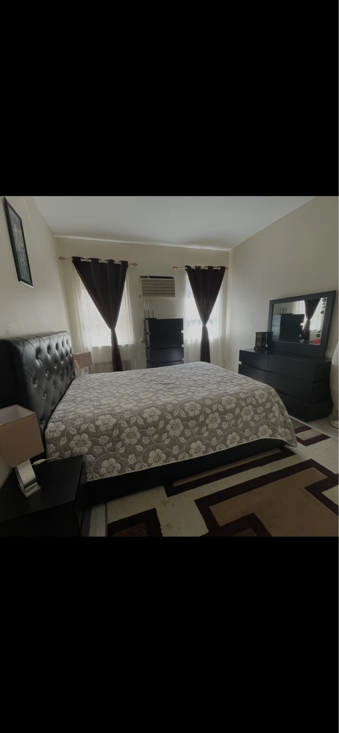 Queen Size Tufted Headboard Bed Frame - photo 2
