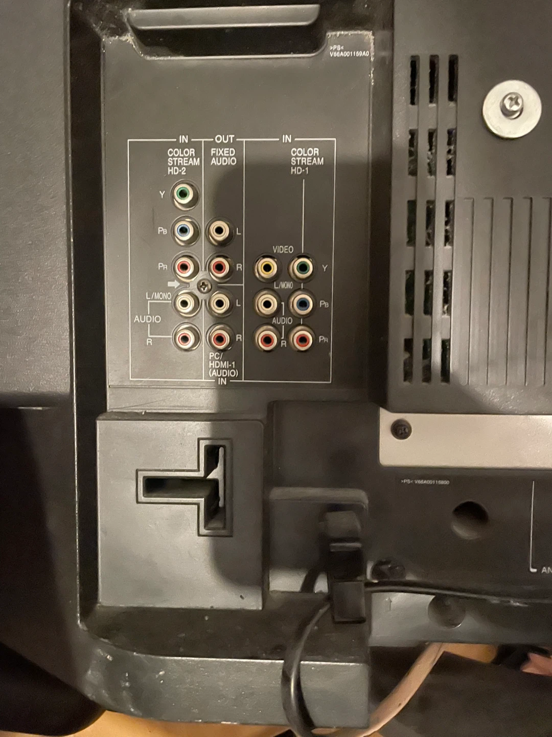 Toshiba 26" 720p TV/Monitor *DEFECTIVE AUDIO* - photo 3