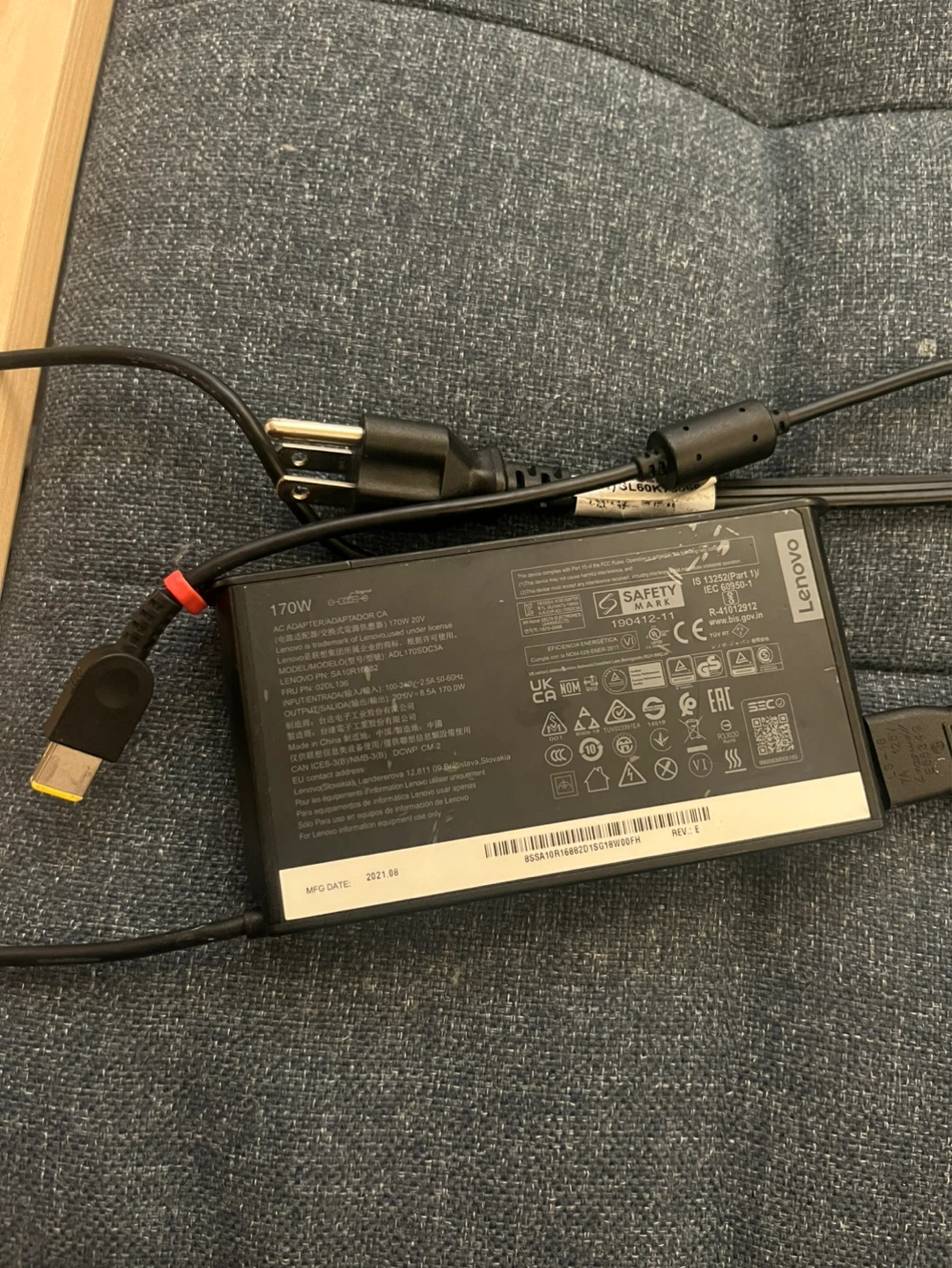 Lenovo 170W AC Adapter 20V