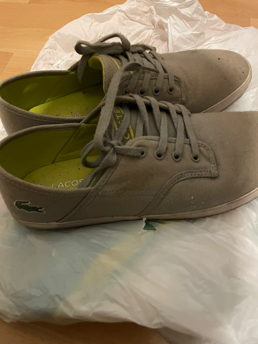 Lacoste Men's Size 9 Canvas Sneakers