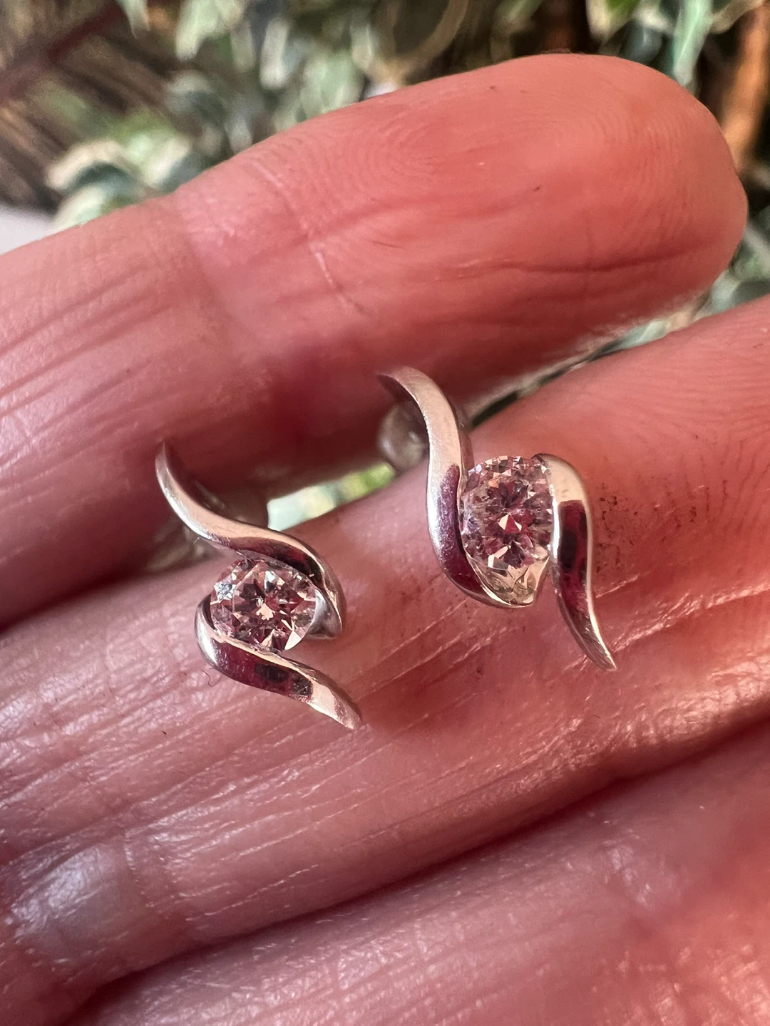 14 k Swirl Earrings with diamonds - photo 3