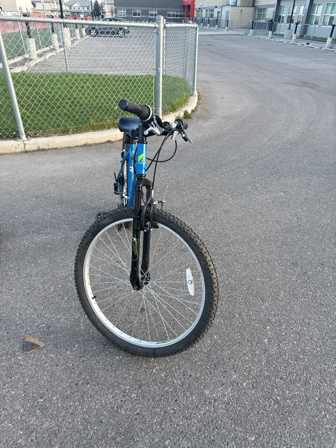 Blue 27.5" 21-Speed Mountain Bike