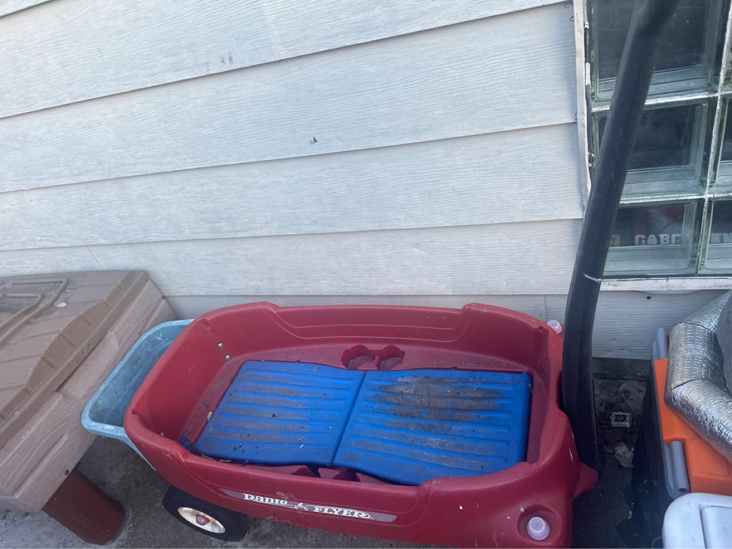 Radio Flyer red wagon - photo 2