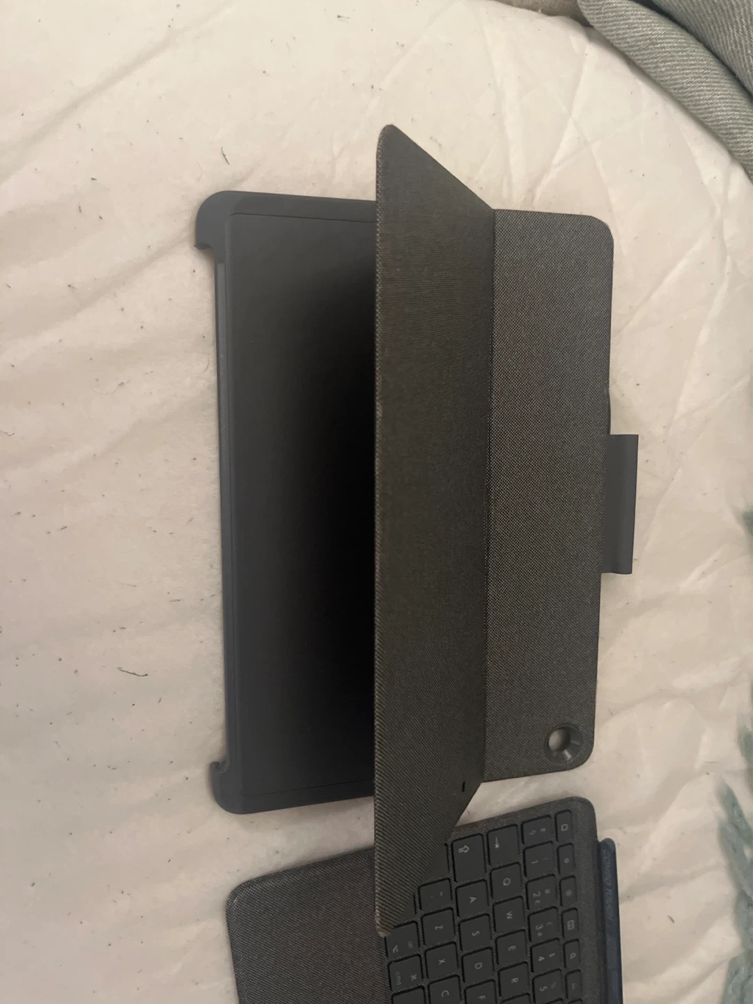 Logitech Combo Touch Keyboard Case for iPad - photo 2