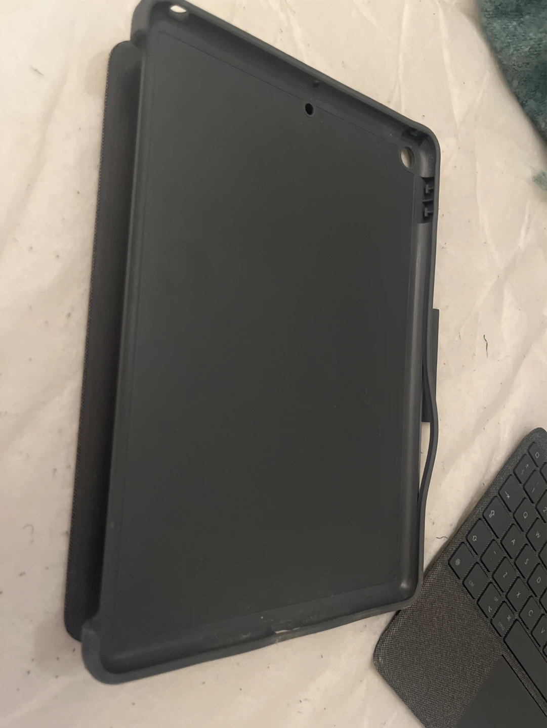 Logitech Combo Touch Keyboard Case for iPad - photo 3