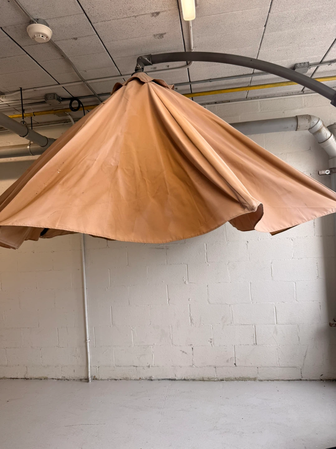 Cantilever Patio Umbrella with Base