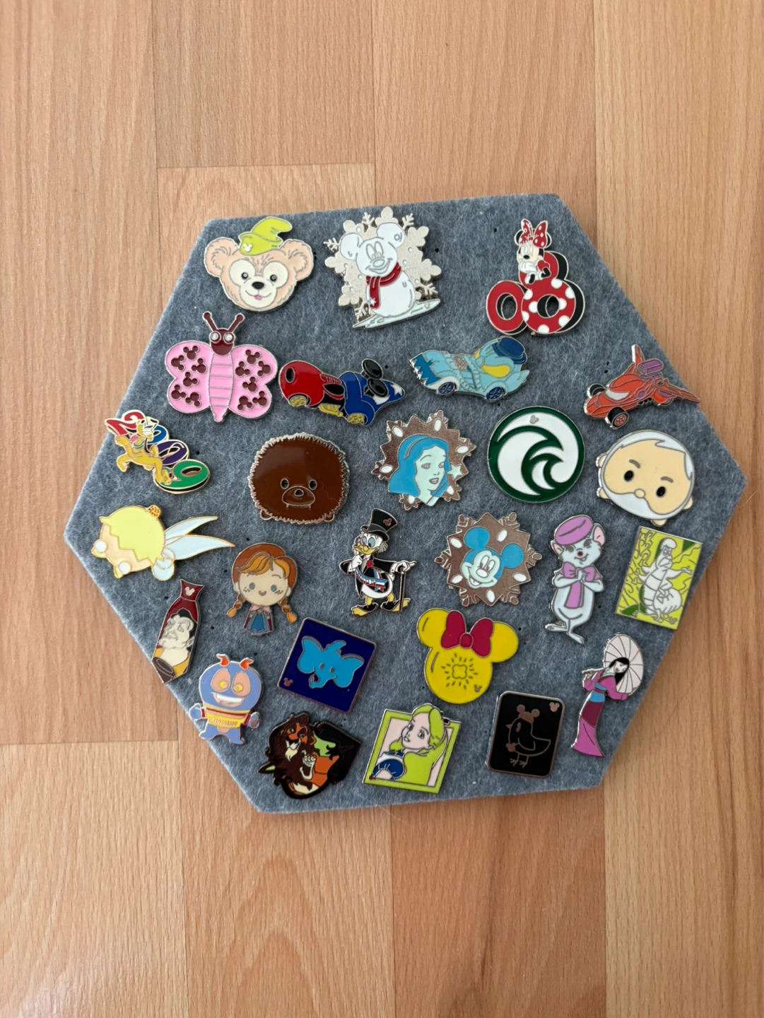 Authentic Disney Pins $5 each firm - photo 4