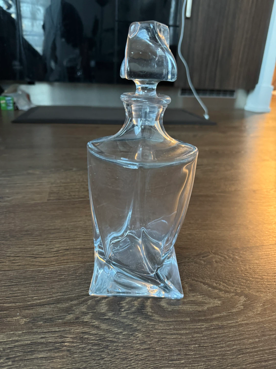 Clear Glass Decanter with Stopper
