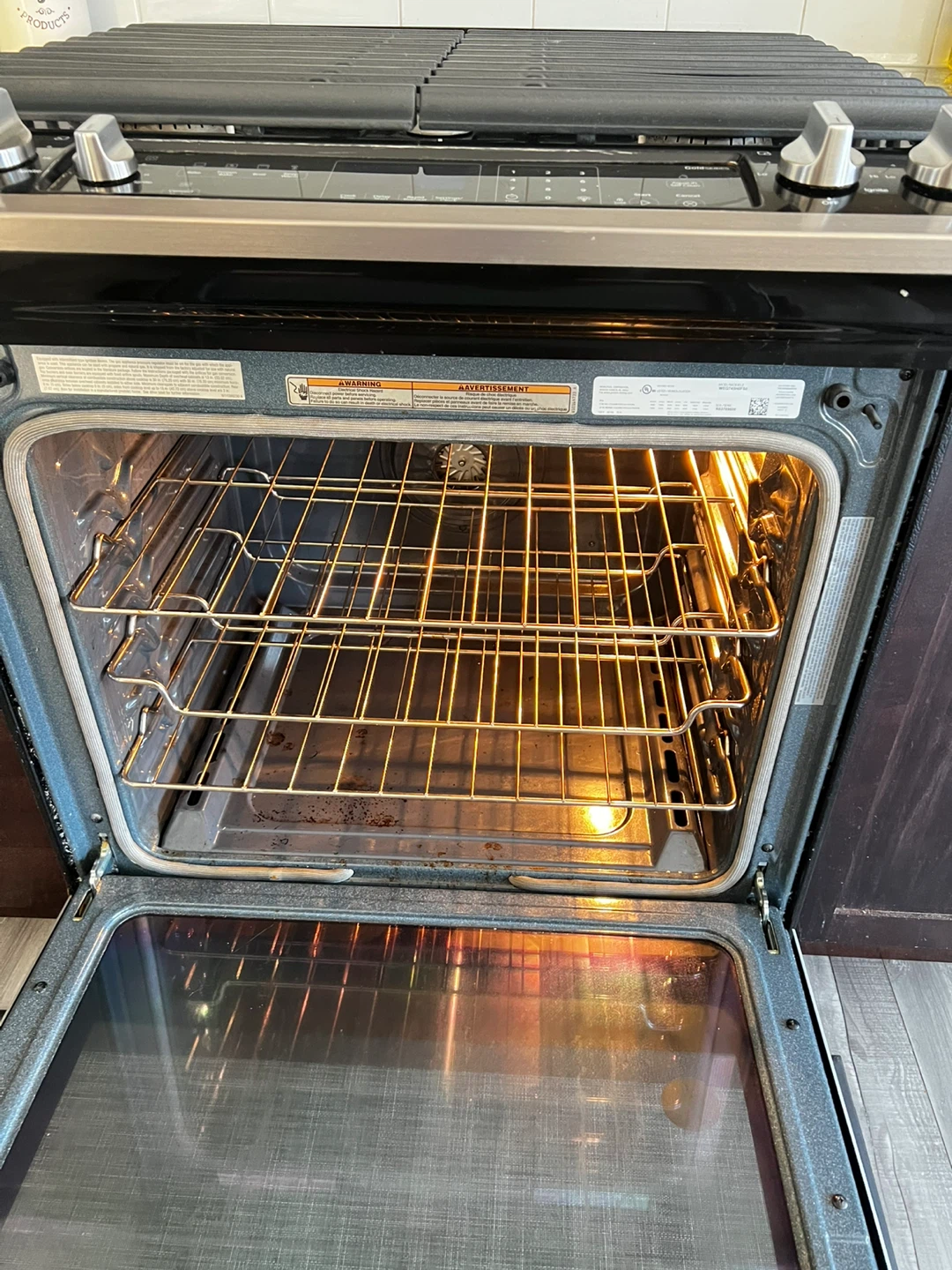 Whirlpool Gas Range with Oven - photo 2