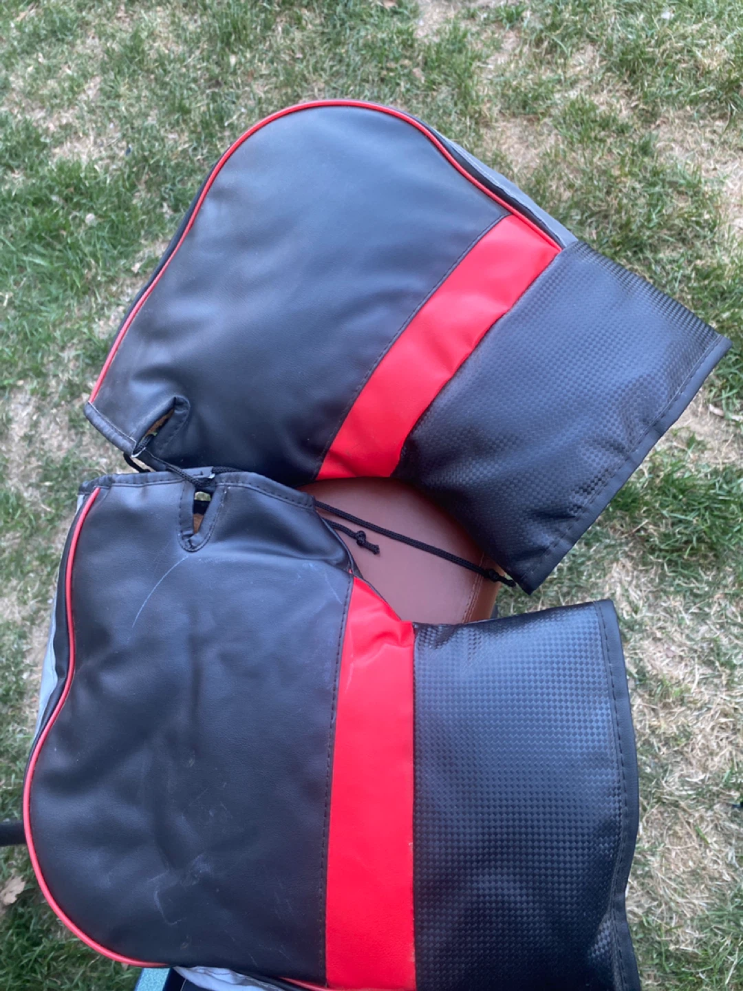 Black and Red Lined Mittens - photo 3