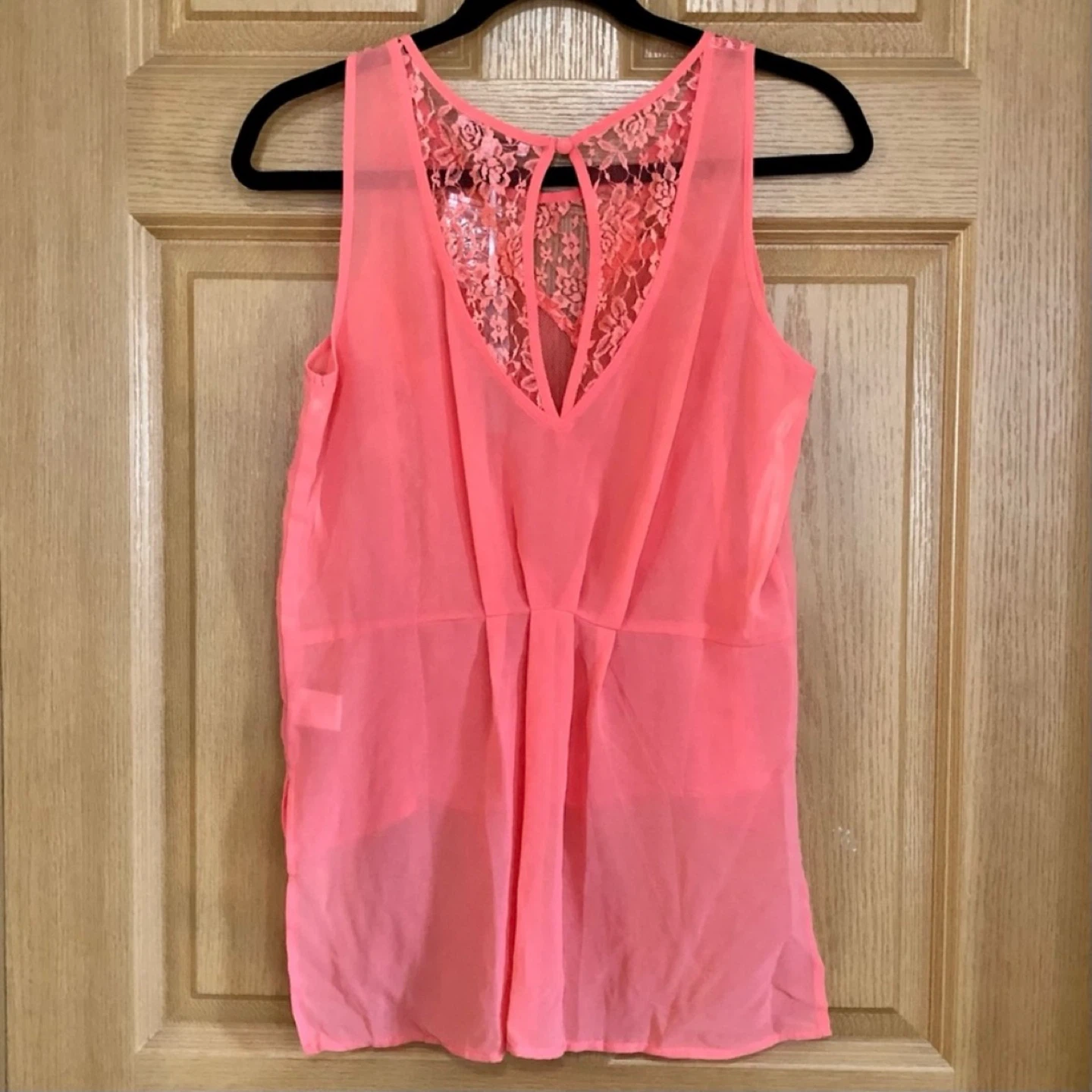 The Clothing Co Hi-Lo Sleeveless Top Coral Sheer Lace NWT Medium - photo 4