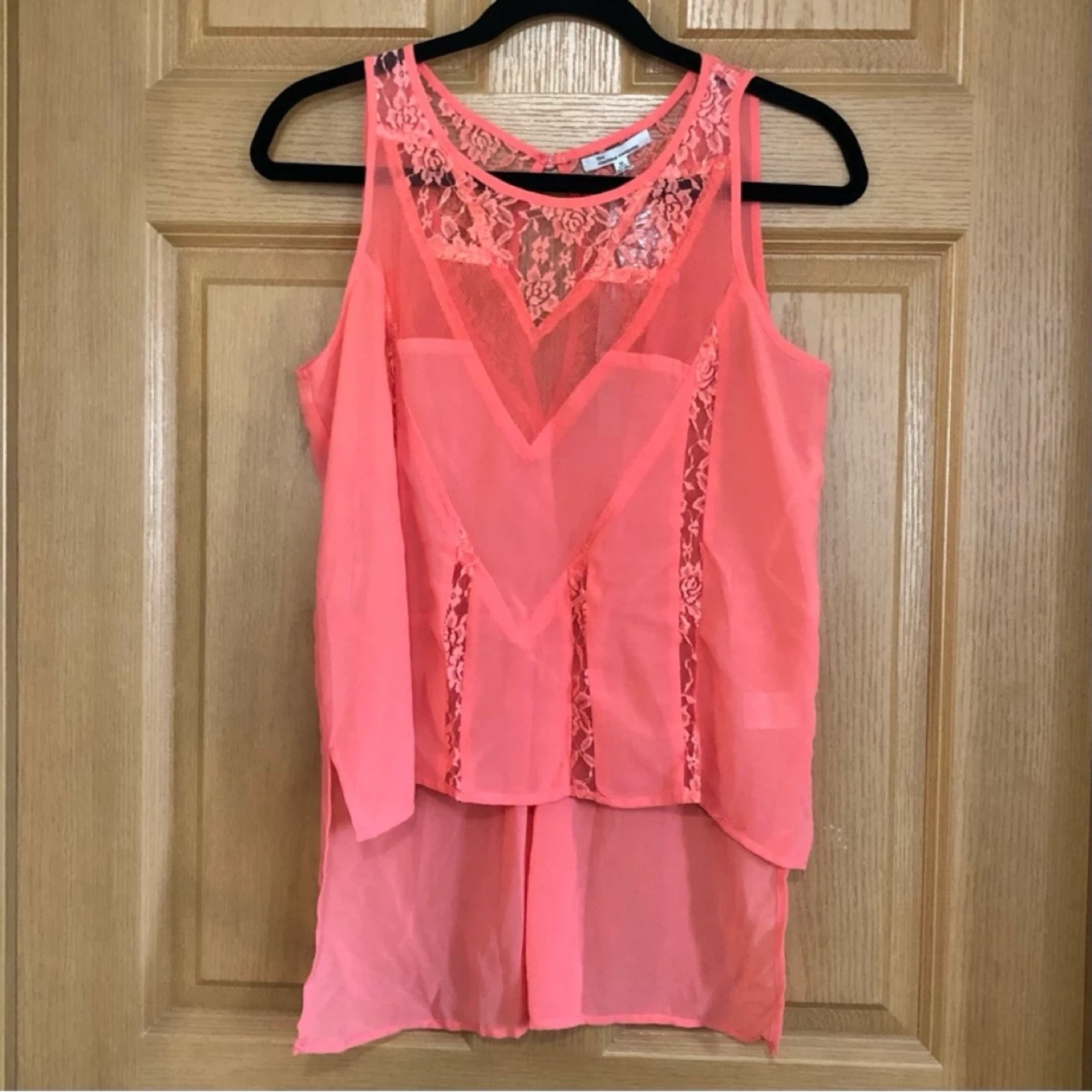 The Clothing Co Hi-Lo Sleeveless Top Coral Sheer Lace NWT Medium - photo 2