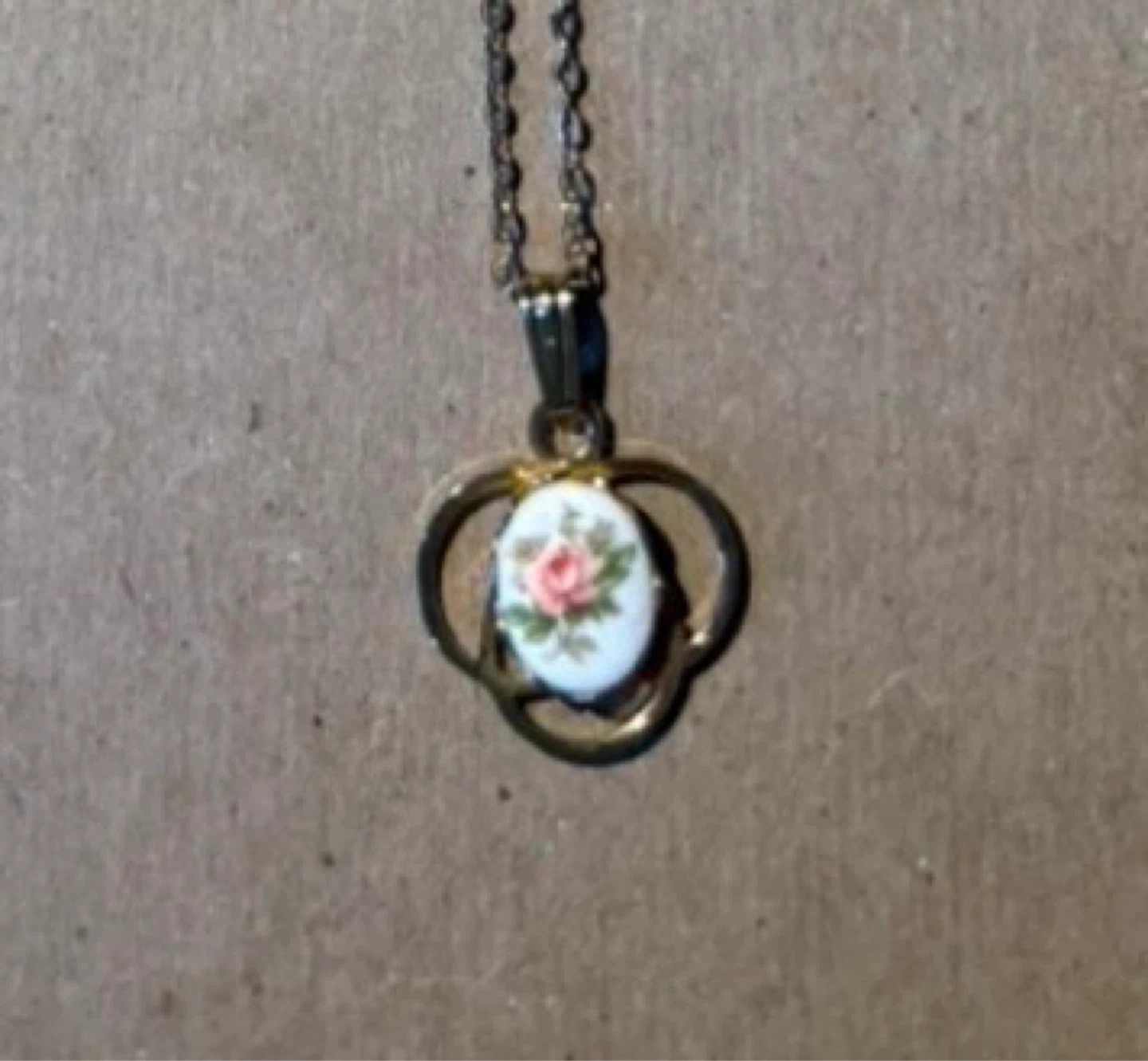 Vintage Floral Pendant Necklace - photo 2
