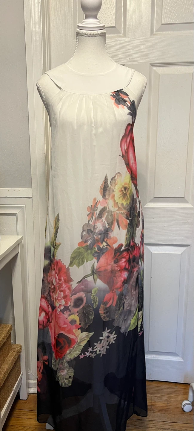 Maxi Dress with Floral Print- New