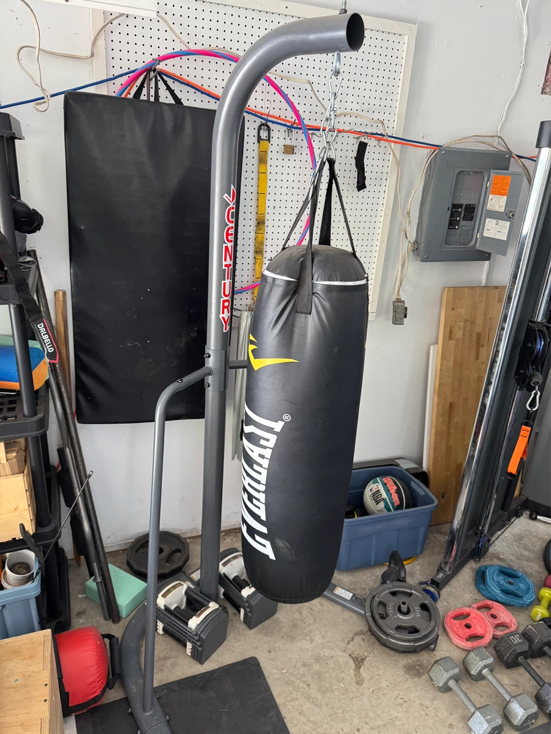 Century Everlast Punching Bag Stand with Bag - photo 3
