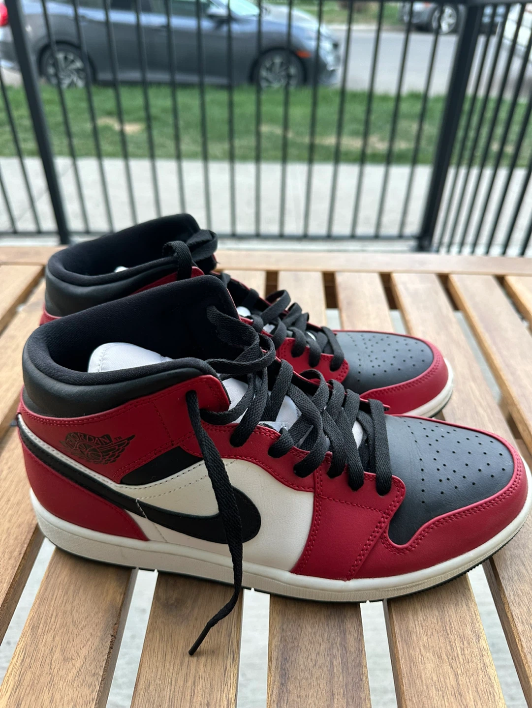 Air Jordan 1 Mid SE Men's Shoes Red/Black - photo 4