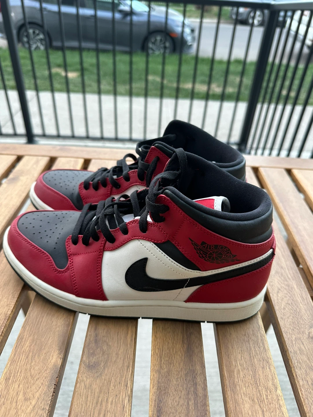 Air Jordan 1 Mid SE Men's Shoes Red/Black - photo 2