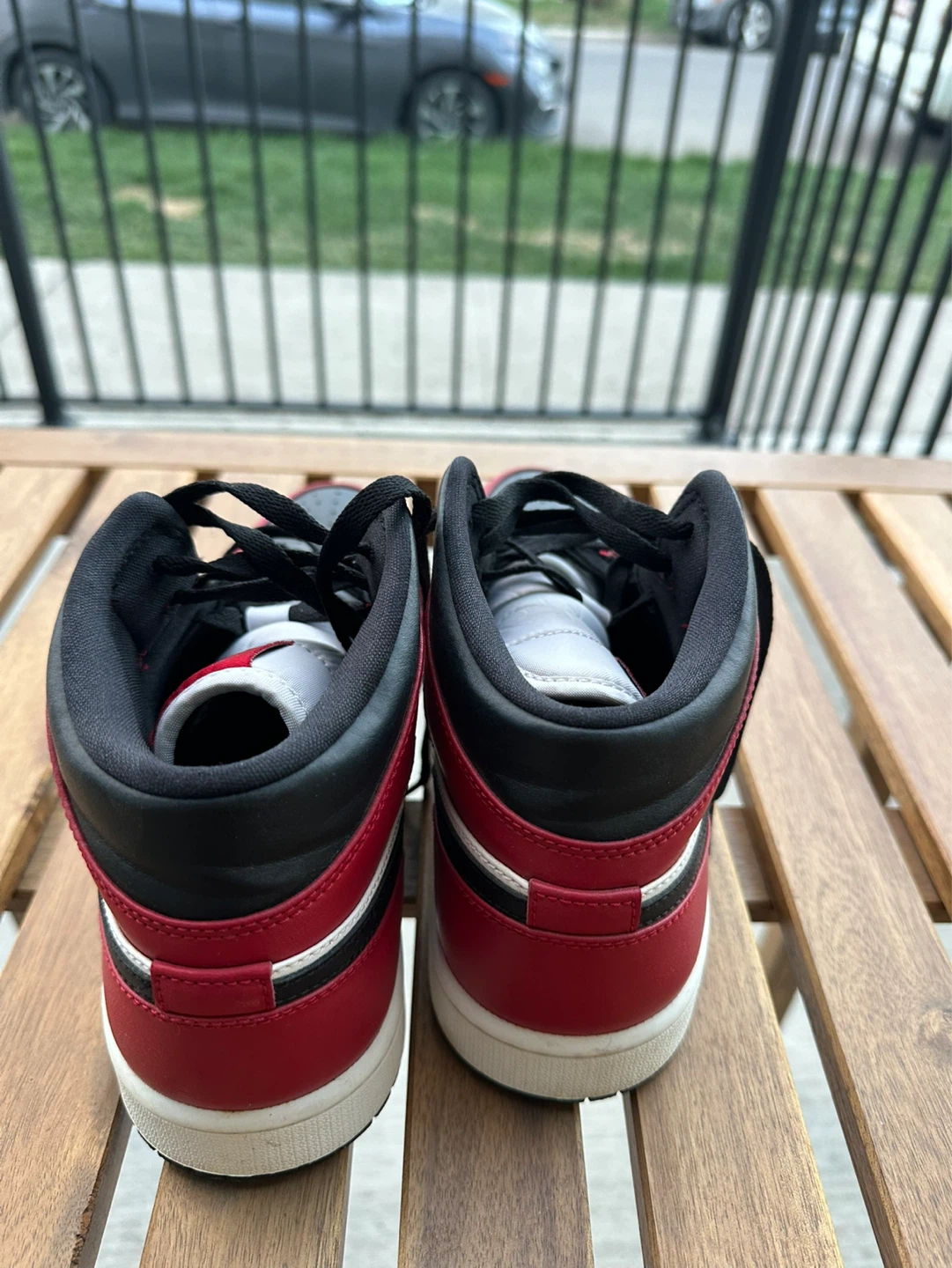Air Jordan 1 Mid SE Men's Shoes Red/Black - photo 3