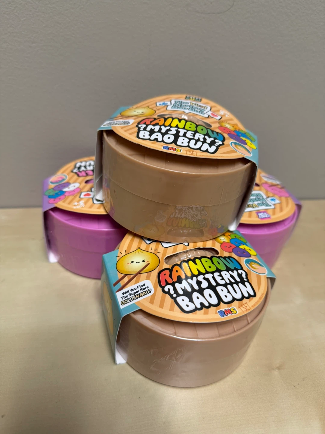 Crazy Fun Rainbow /Glitter Mystery Bao Bun Toy
