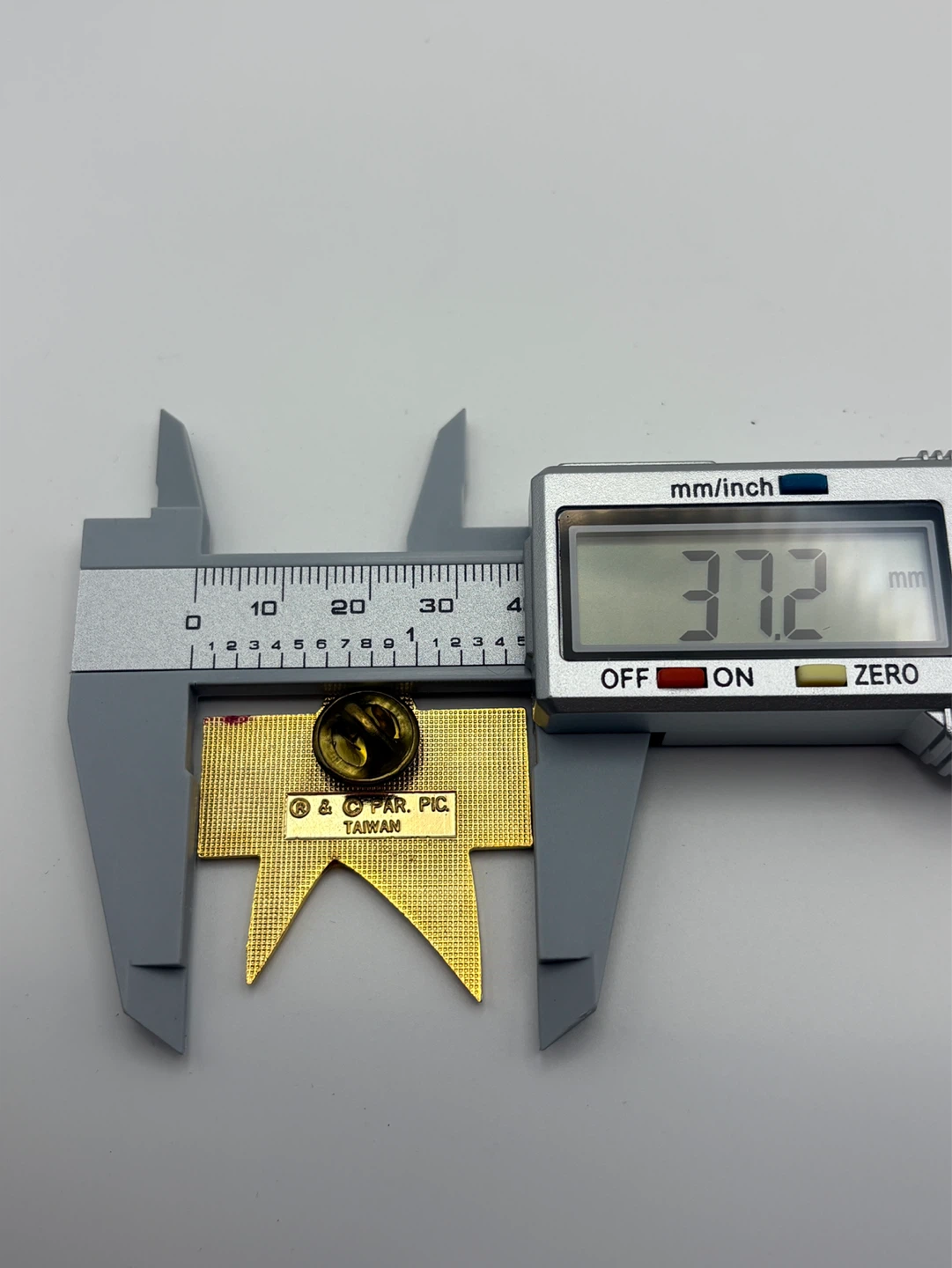 Star Trek U.S.S. Enterprise NCC-1701-A Crew Pin - photo 3