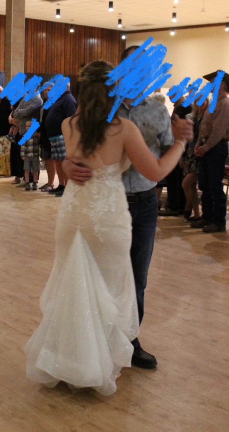 Wedding dress - photo 4