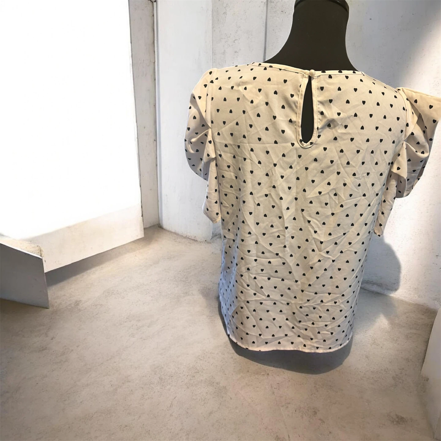 SHEIN White Black Heart Puff Sleeve Top Size M - photo 3