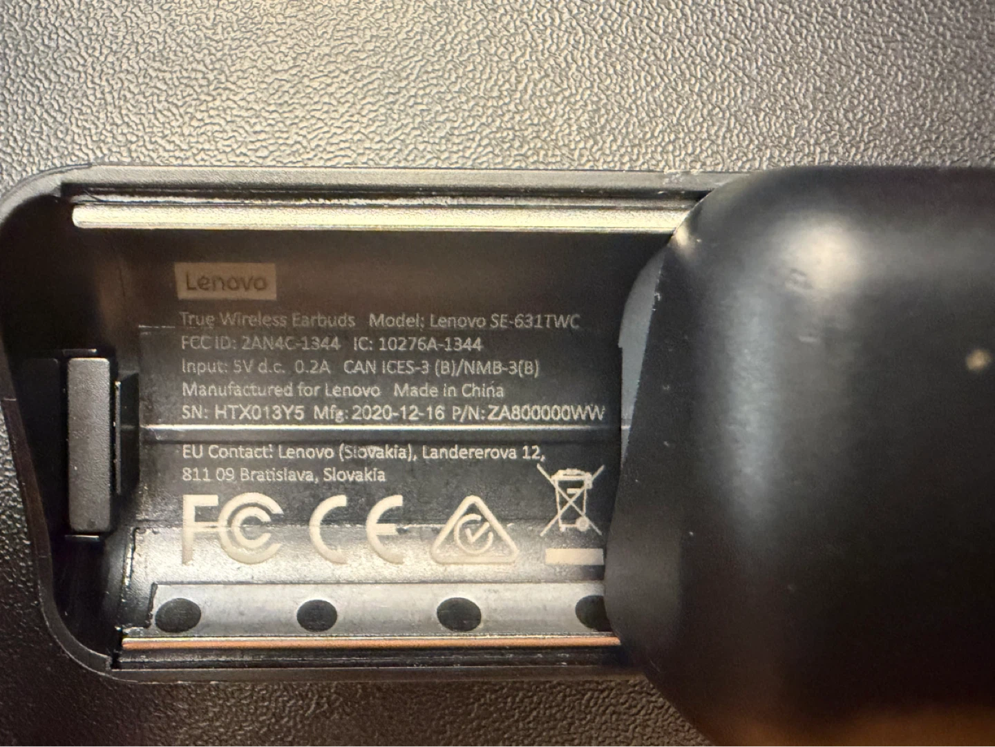 Lenovo SE-631TWC True Wireless Earbuds - photo 2