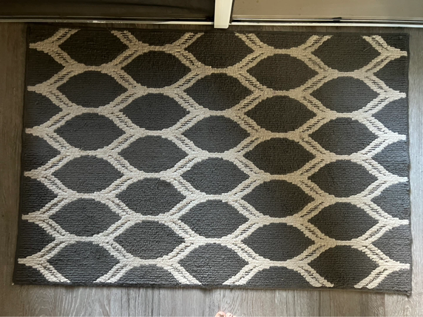 Grey and White Geometric Pattern Rug