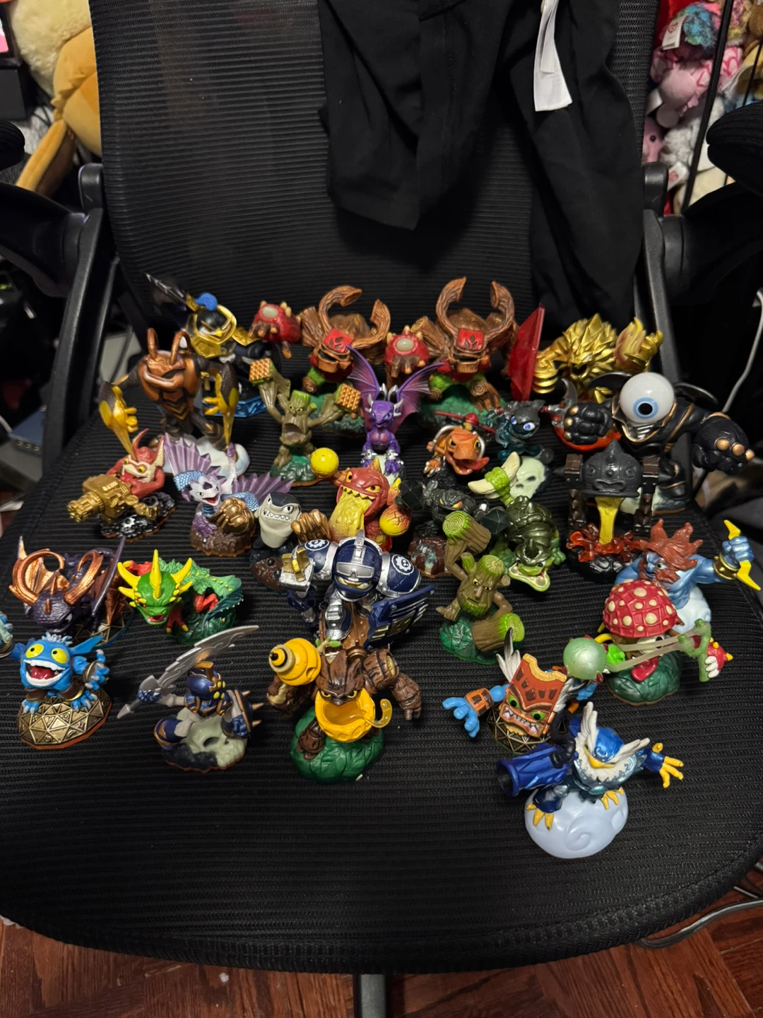 Collection of Skylanders Figurines - photo 2