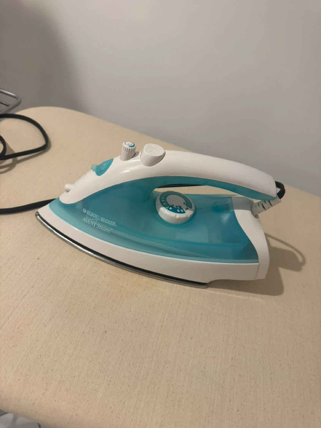 Black & Decker Avant Steam Iron