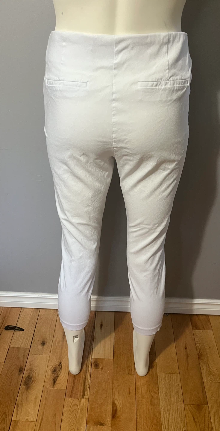 Ricki’s White Capris medium size - photo 4