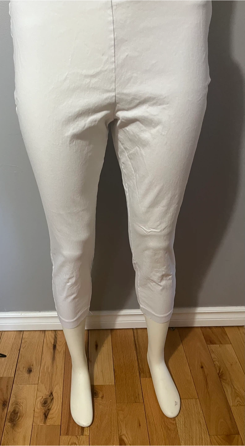 Ricki’s White Capris medium size - photo 2