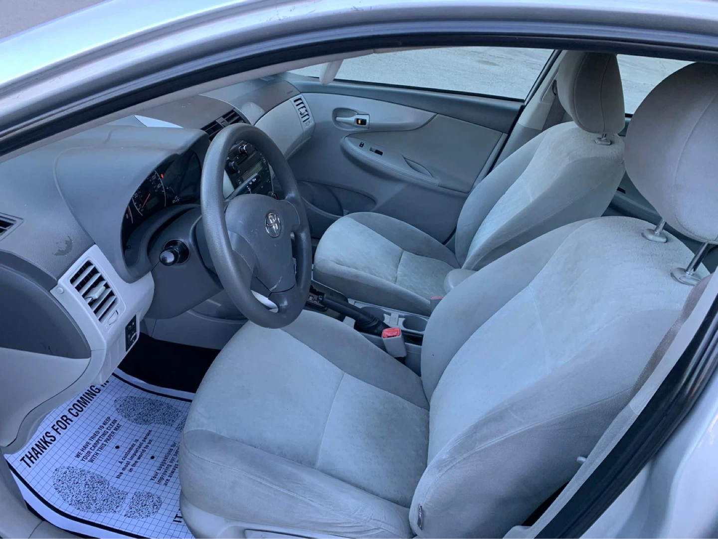 2009 Silver Toyota Corolla Sedan - photo 5