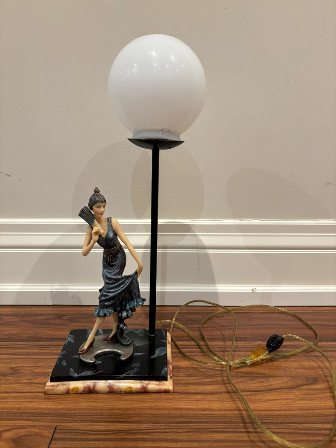 Art Deco Dancer Lamp - photo 3