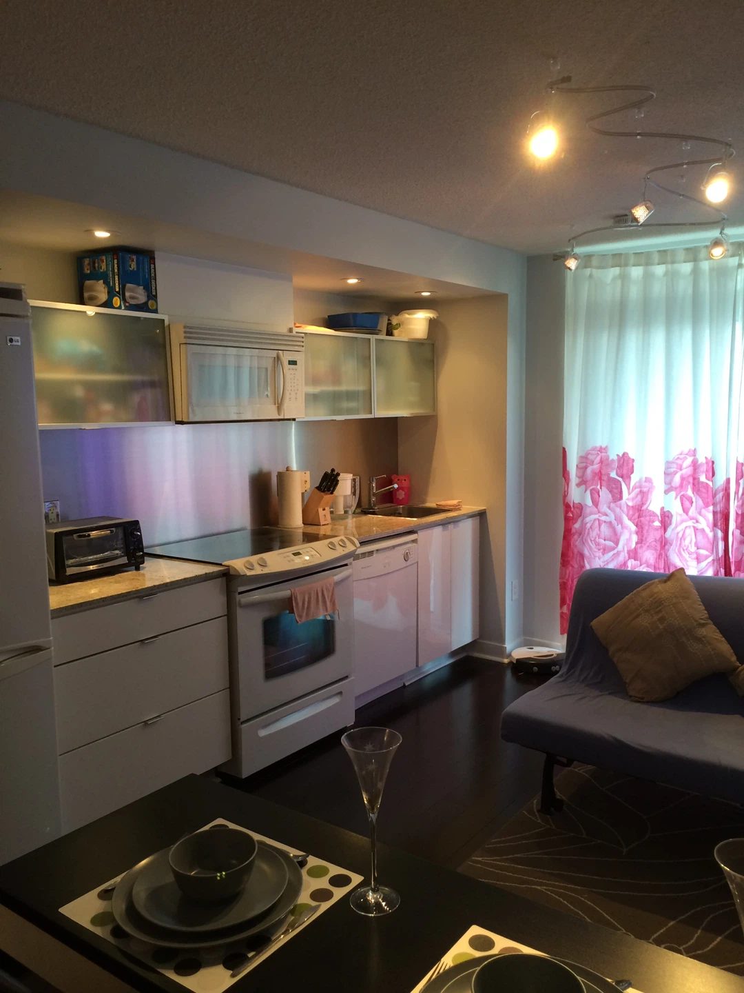 1BR Cityplace condo at 4K Spadina Ave