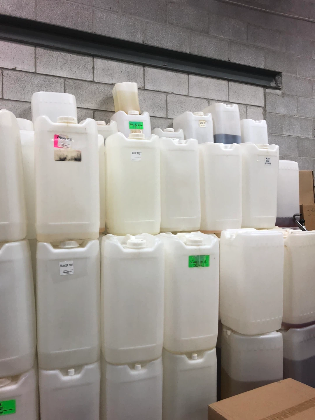 Bulk plastic Jerricans for liquids